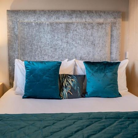 Perfectly Located Central Chester Town House -2Br Kültér fotó