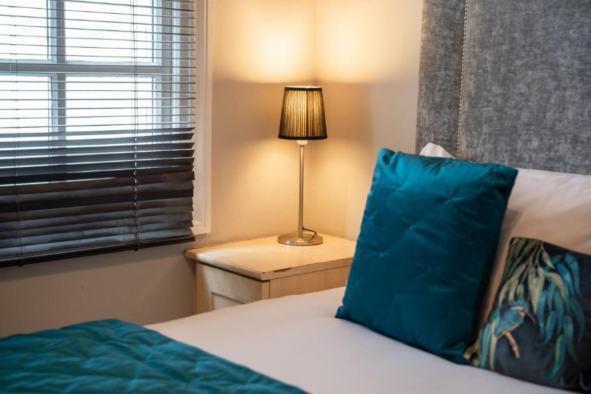 Perfectly Located Central Chester Town House -2Br Kültér fotó