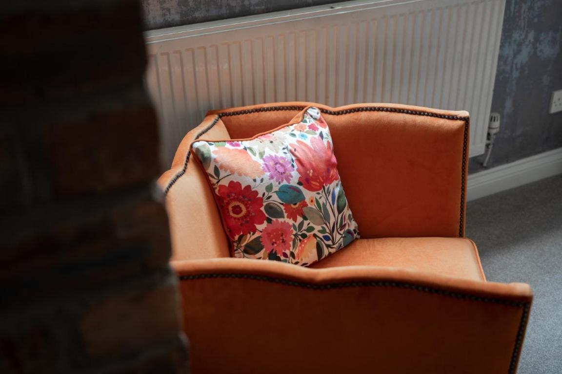 Perfectly Located Central Chester Town House -2Br Kültér fotó