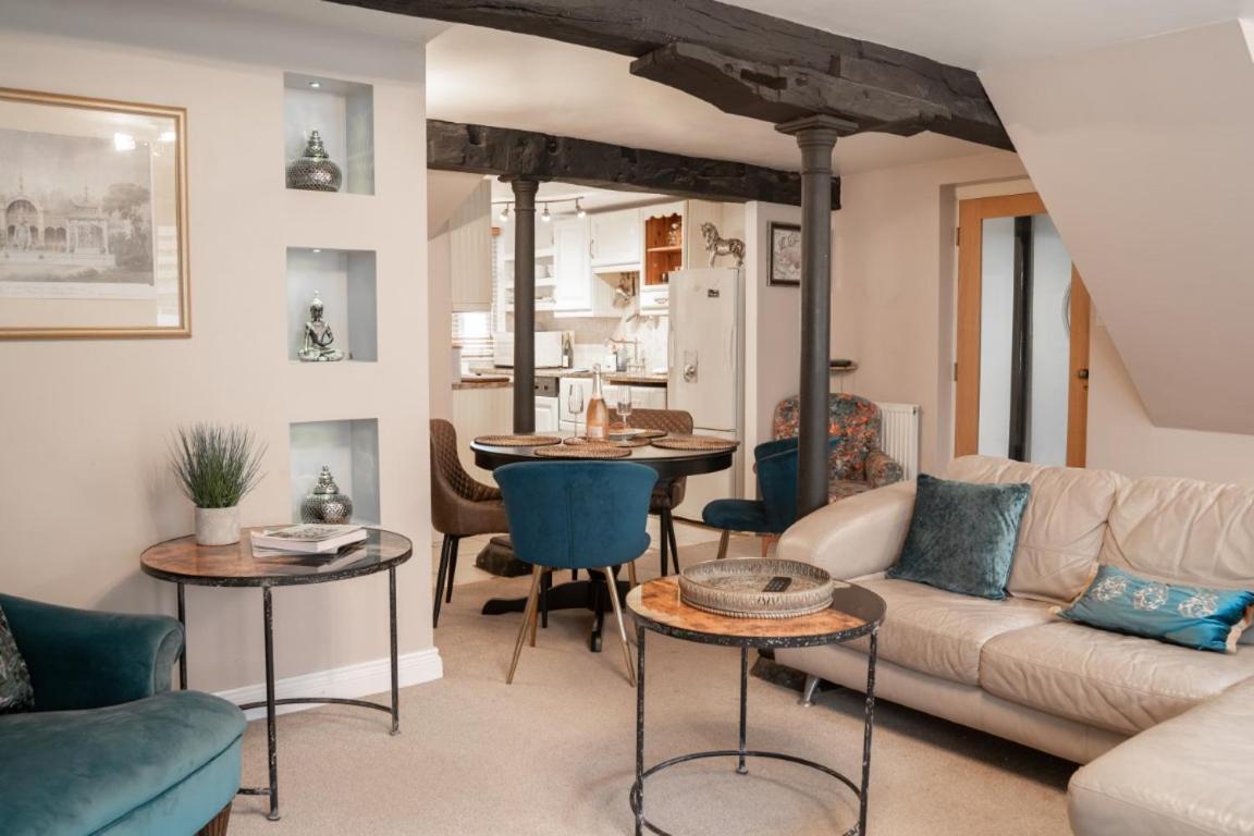 Perfectly Located Central Chester Town House -2Br Kültér fotó